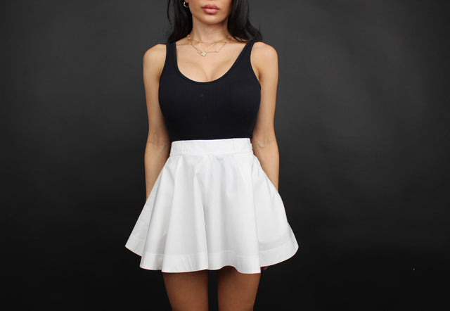 WHITE COTTON MINI FLARE SKORT