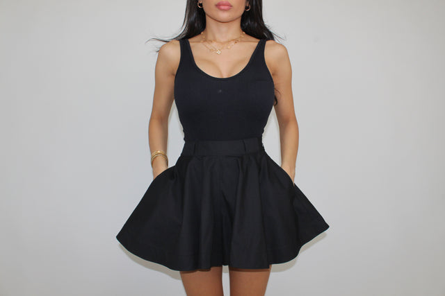 BLACK COTTON MINI FLARE SKORT