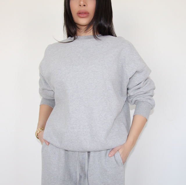 GREY OVERSIZED SWEATSHIRT