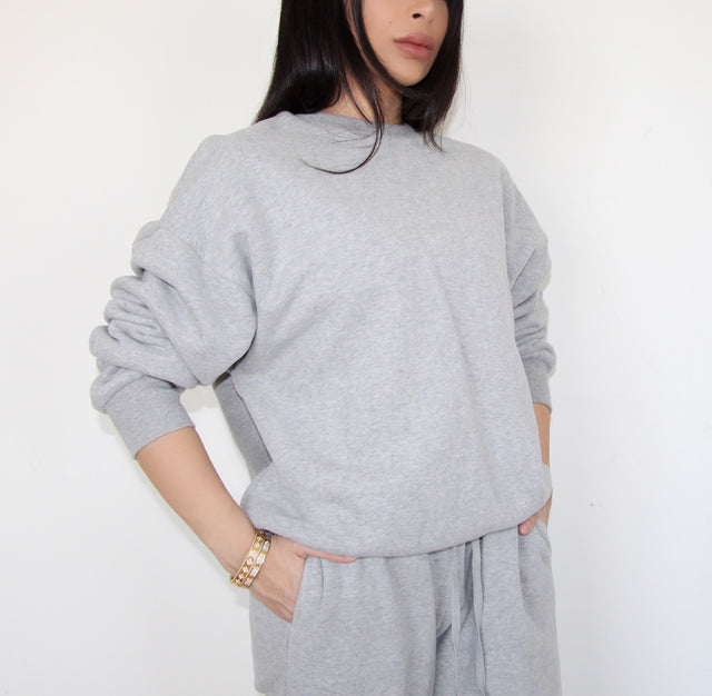 GREY OVERSIZED SWEATSHIRT